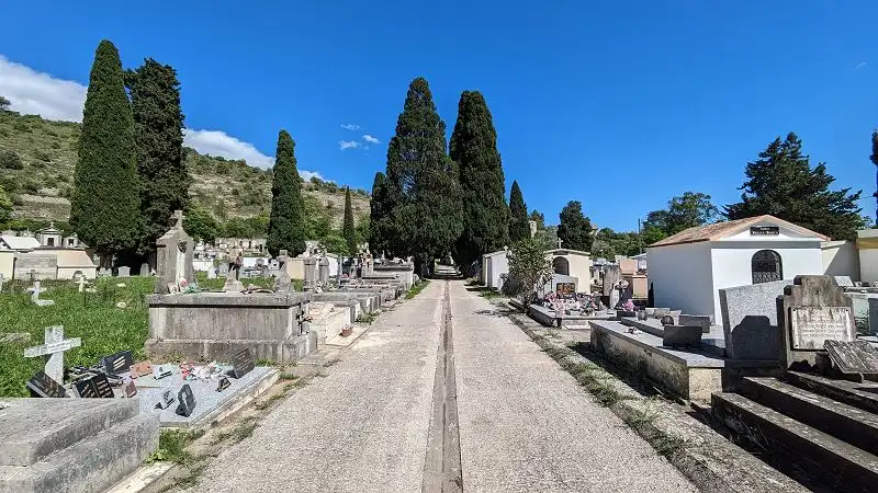 Vue générale du cimetière de Saint-Ambroix