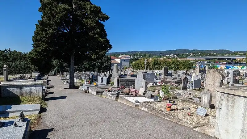 Cimetière de Saint-Étienne de Fontbellon vue générale