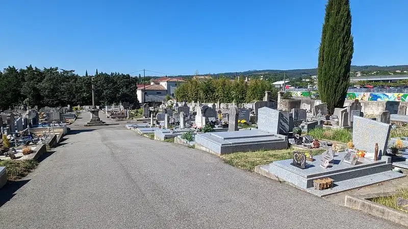 Cimetière de Saint-Étienne de Fontbellon Granit